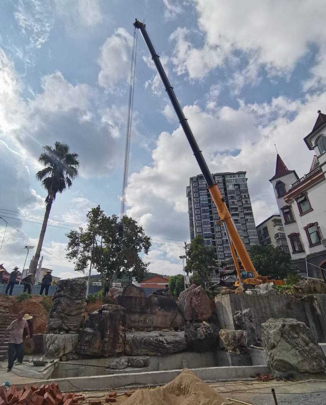 敦煌市大小汽车吊出租吊装公司