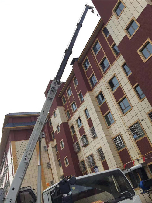 敦煌市常年出租大小吊车承接吊装服务