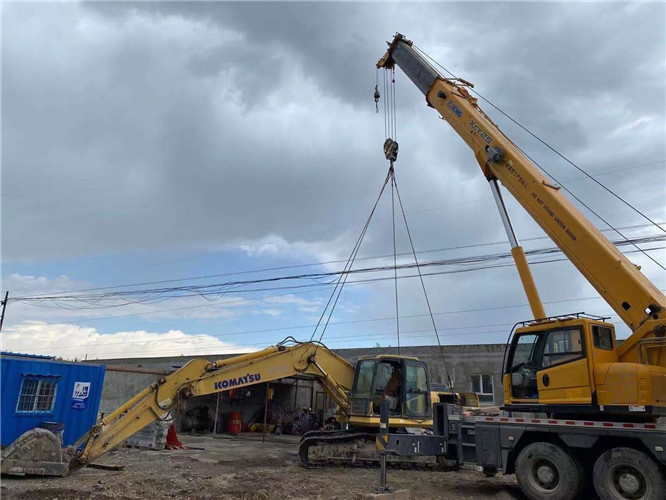 敦煌市25吨吊车的工作半径是多少？